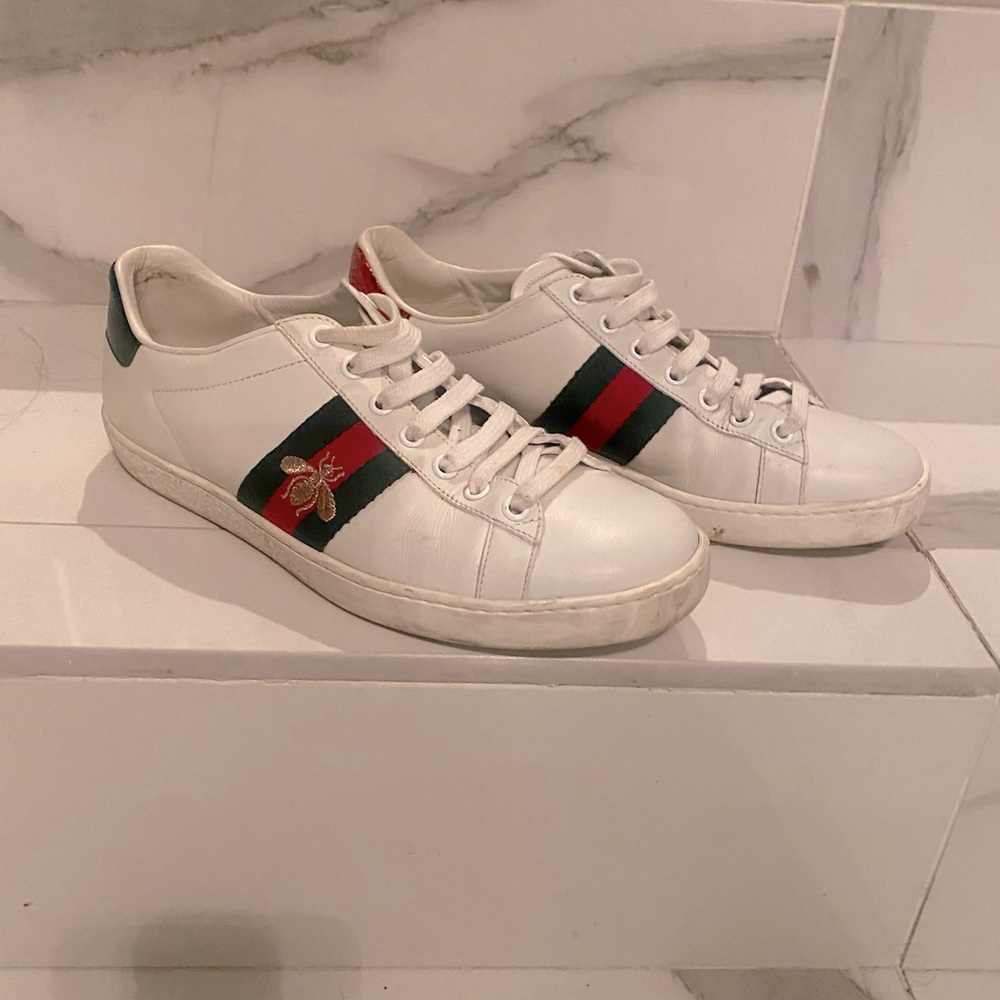 Gucci sneakers with bee emblem